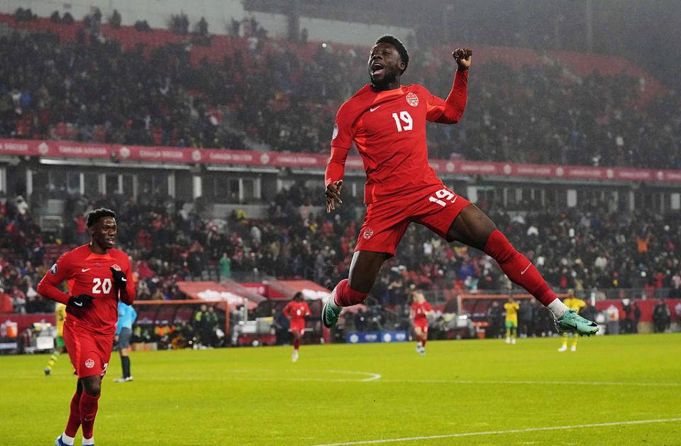 德甲最昂贵阵容揭晓！11人名单中仅两人非拜仁队员，冠军争夺成疑？